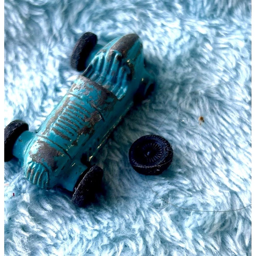 Vintage Tootsietoy 1.3" Blue 1947 Offenhauser Open Wheel Race Car (SH2)